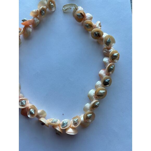 Vintage 30's 40's Real Shells Necklace & Earrings Set - Picture 2 of 3